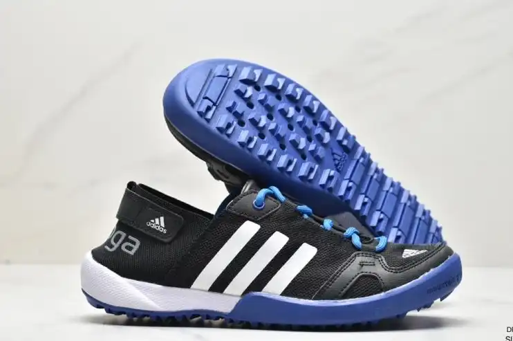 hype Adidas Sneakers