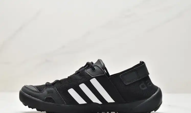 hype Adidas Sneakers