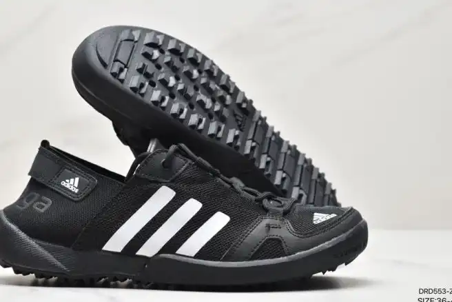 hype Adidas Sneakers