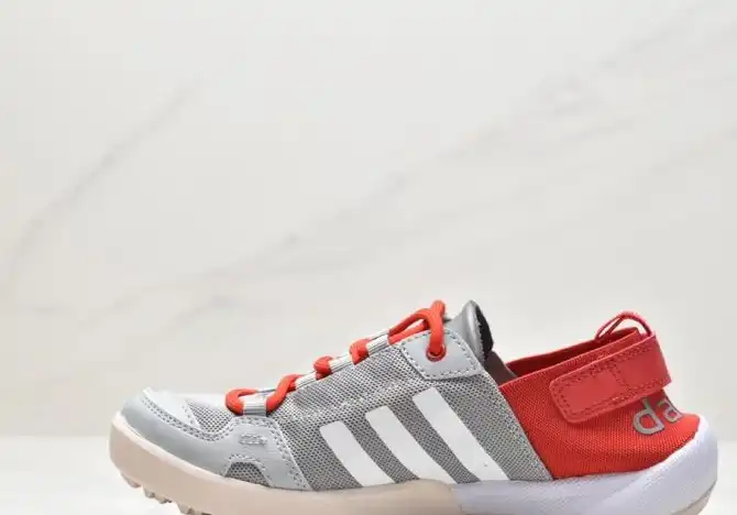 hype Adidas Sneakers