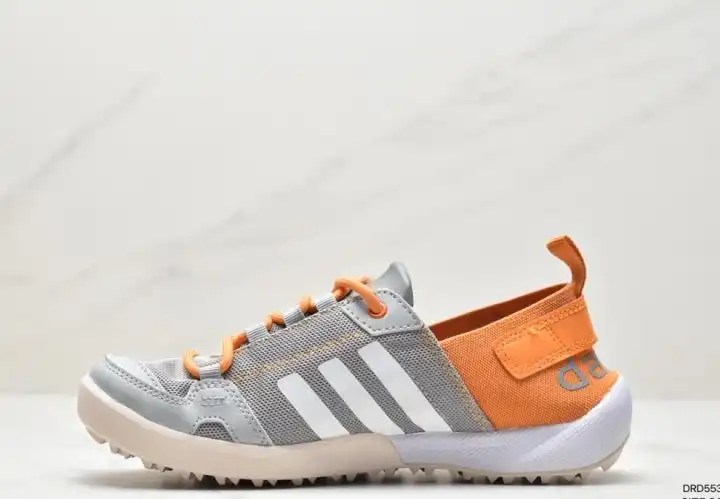 hype Adidas Sneakers