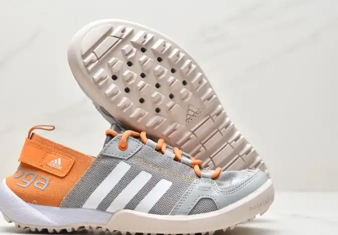 hype Adidas Sneakers