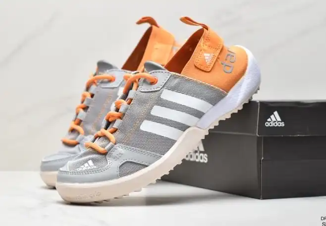 hype Adidas Sneakers