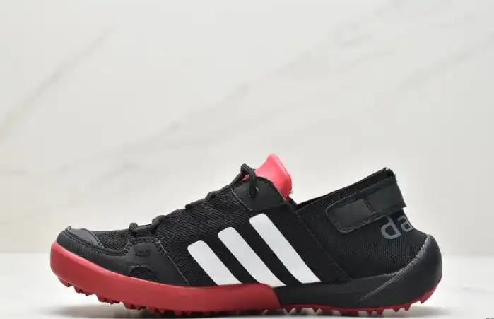 hype Adidas Sneakers