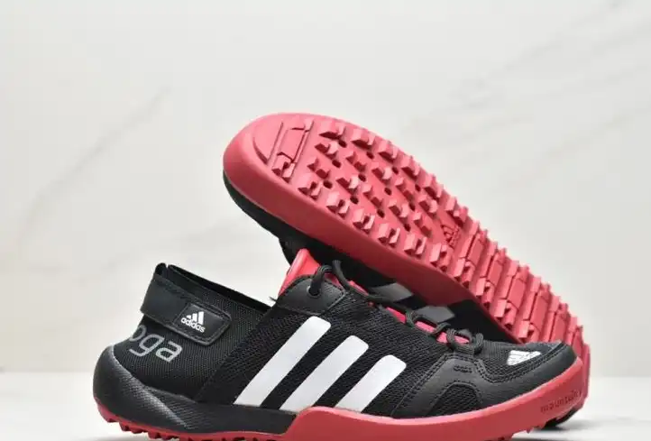 hype Adidas Sneakers