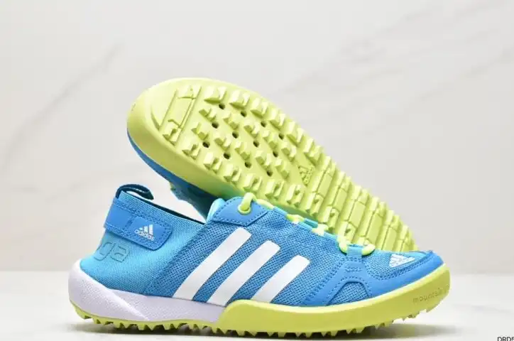 hype Adidas Sneakers