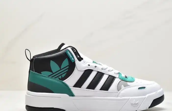 hype Adidas Sneakers