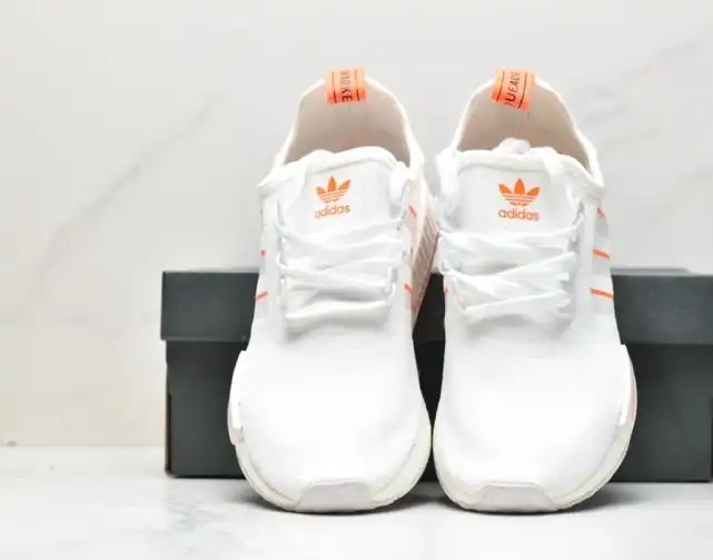 hype Adidas Sneakers