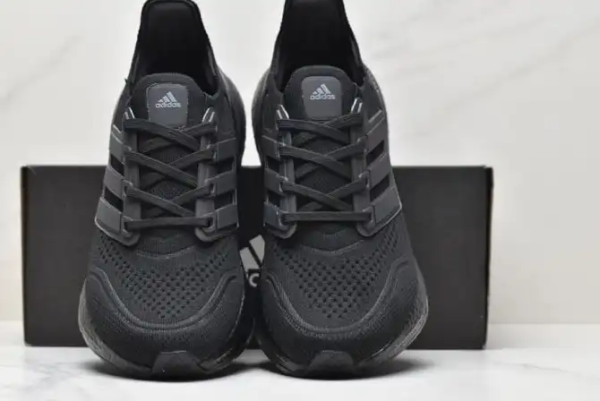 hype Adidas Sneakers