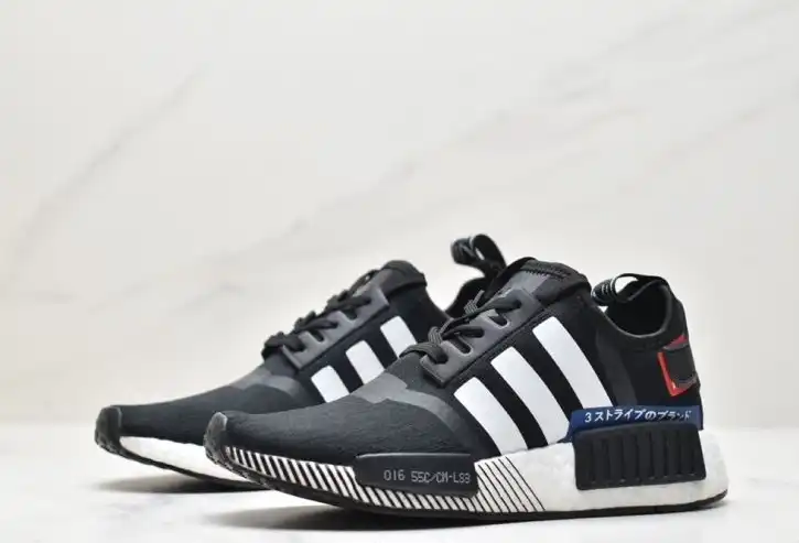 hype Adidas Sneakers