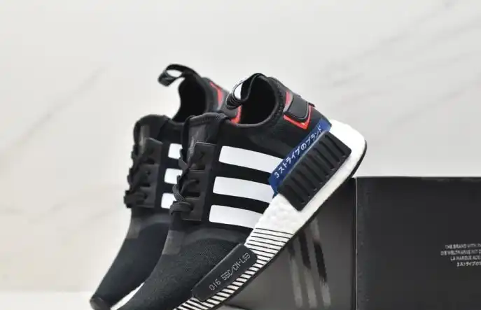 hype Adidas Sneakers