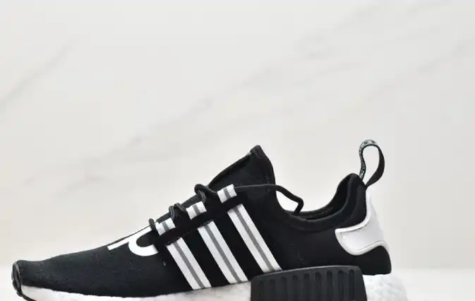 hype Adidas Sneakers