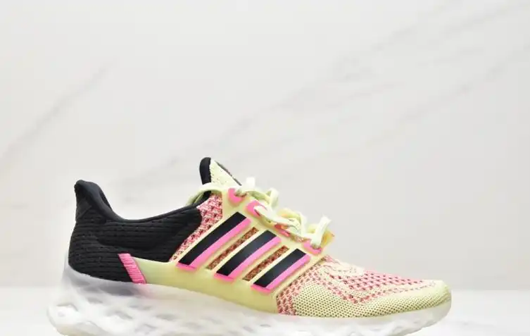 hype Adidas Sneakers