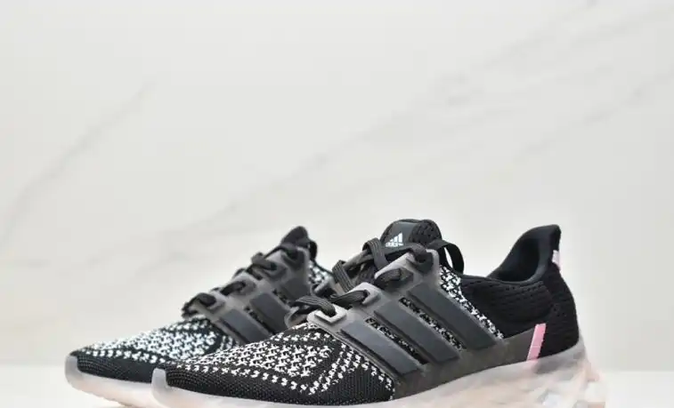 hype Adidas Sneakers