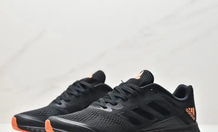 hype Adidas Sneakers