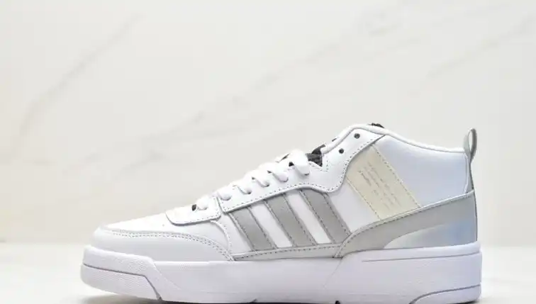 hype Adidas Sneakers