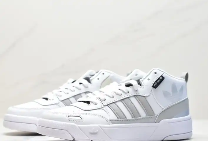 hype Adidas Sneakers