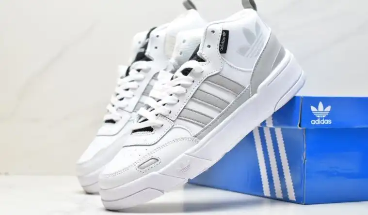 hype Adidas Sneakers