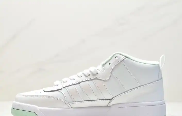 hype Adidas Sneakers