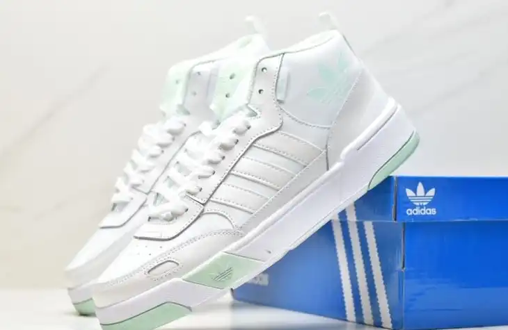 hype Adidas Sneakers