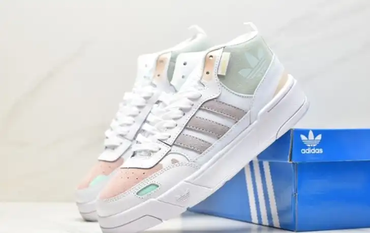 hype Adidas Sneakers