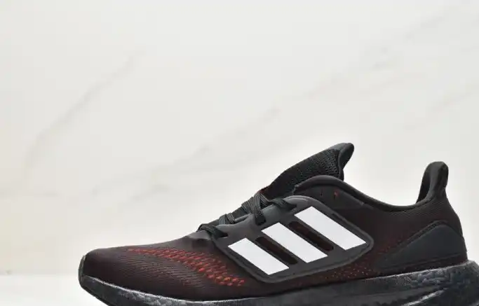 hype Adidas Sneakers