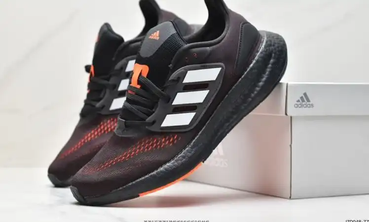 hype Adidas Sneakers