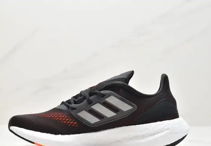 hype Adidas Sneakers