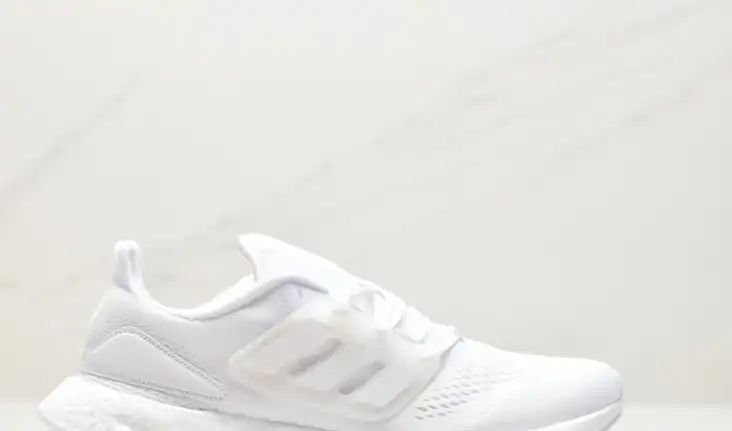 hype Adidas Sneakers