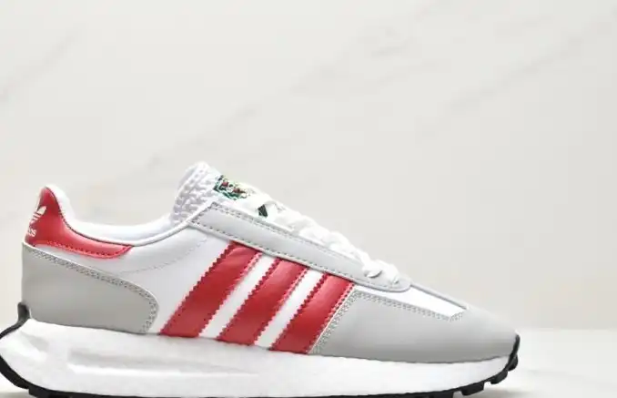 hype Adidas Sneakers