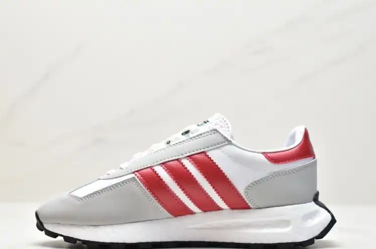 hype Adidas Sneakers