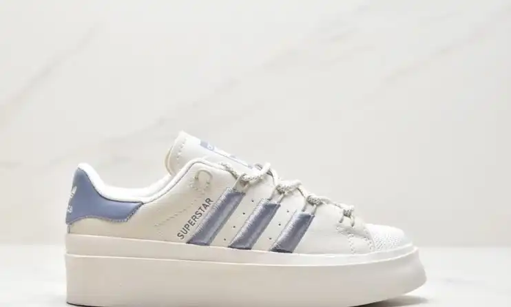 hype Adidas Sneakers