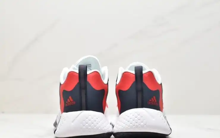 hype Adidas Sneakers