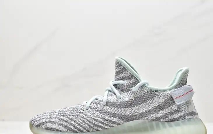 hype Adidas Yeezy Boost