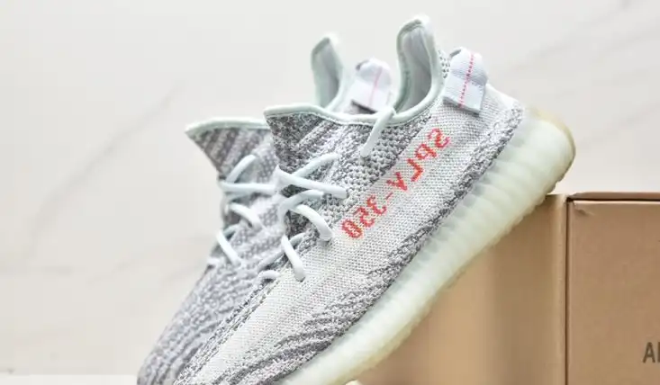 hype Adidas Yeezy Boost