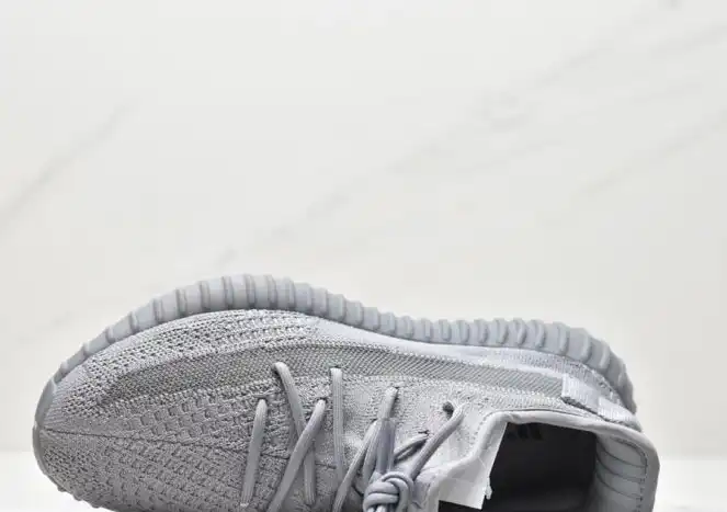 hype Adidas Yeezy Boost