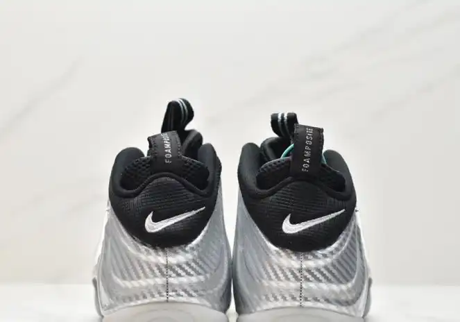 hype Nike Sneakers