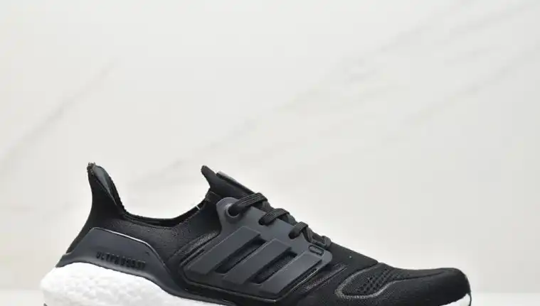 hype Adidas Sneakers