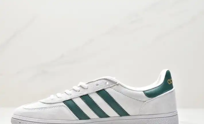 hype Adidas Sneakers