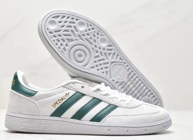 hype Adidas Sneakers