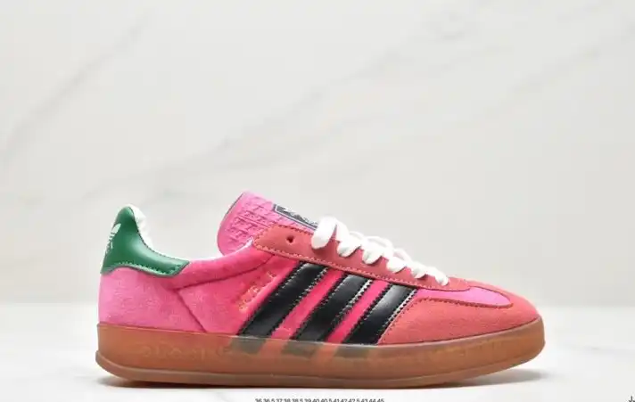 hype Adidas Sneakers