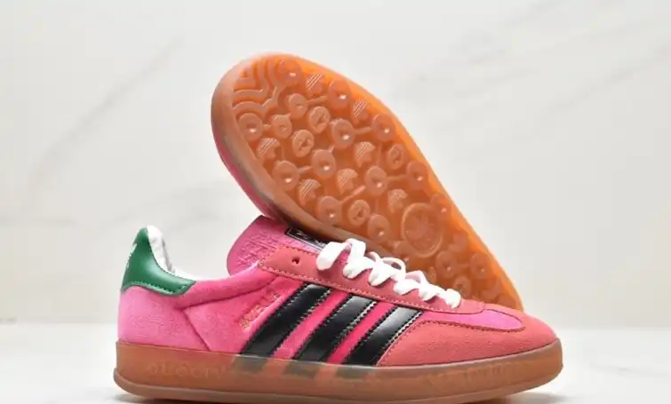 hype Adidas Sneakers