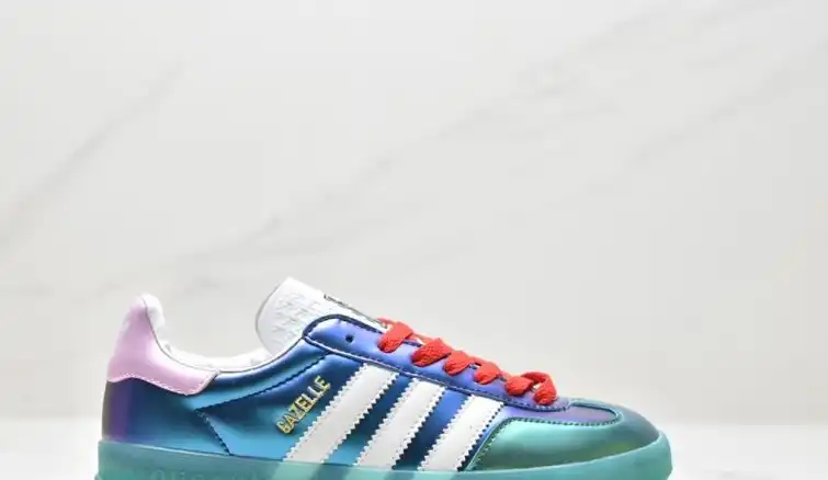 hype Adidas Sneakers