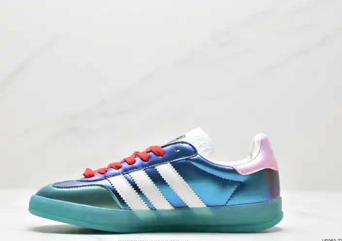 hype Adidas Sneakers