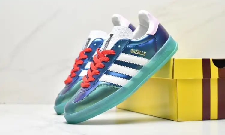 hype Adidas Sneakers