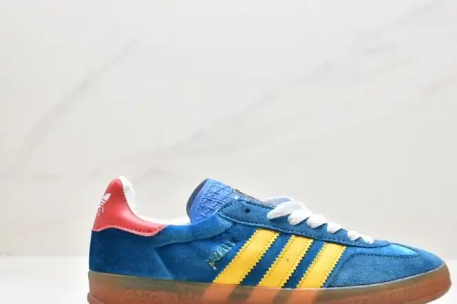 hype Adidas Sneakers