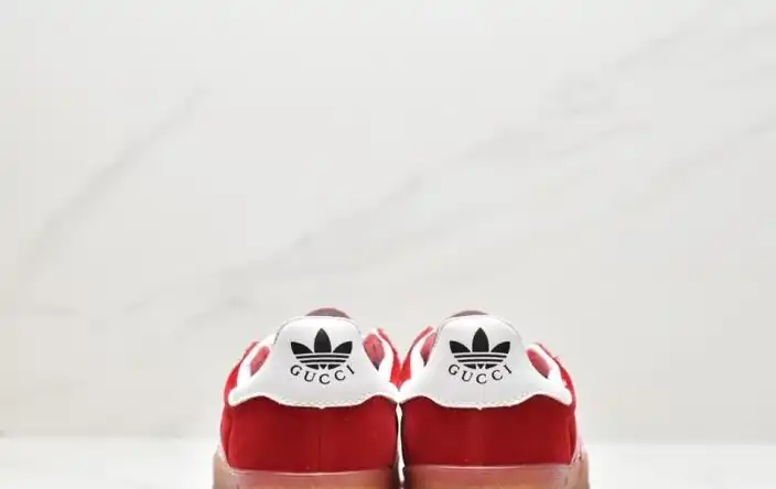 hype Adidas Sneakers