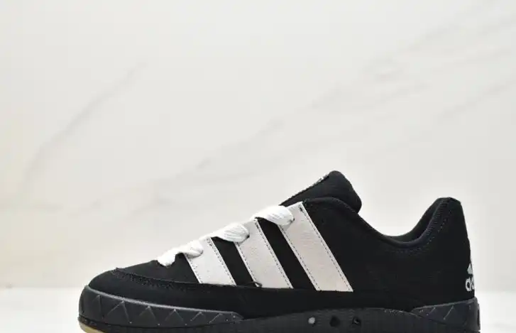 hype Adidas Sneakers