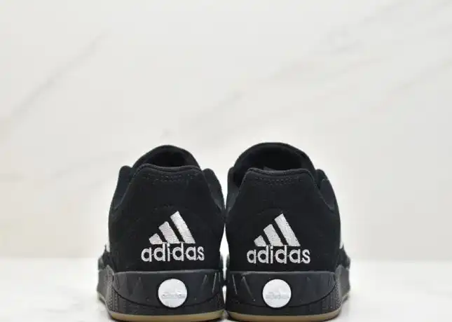 hype Adidas Sneakers