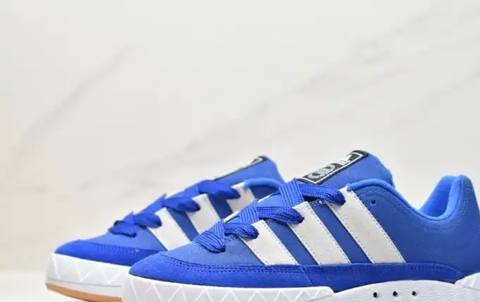 hype Adidas Sneakers